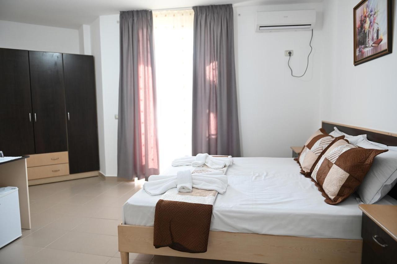 Vila Oxinn Kryemëdhej Esterno foto