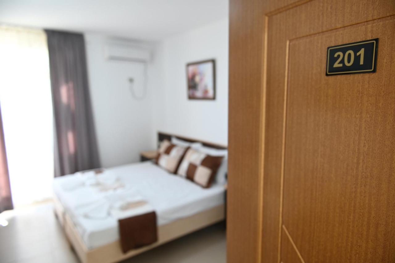 Vila Oxinn Kryemëdhej Esterno foto