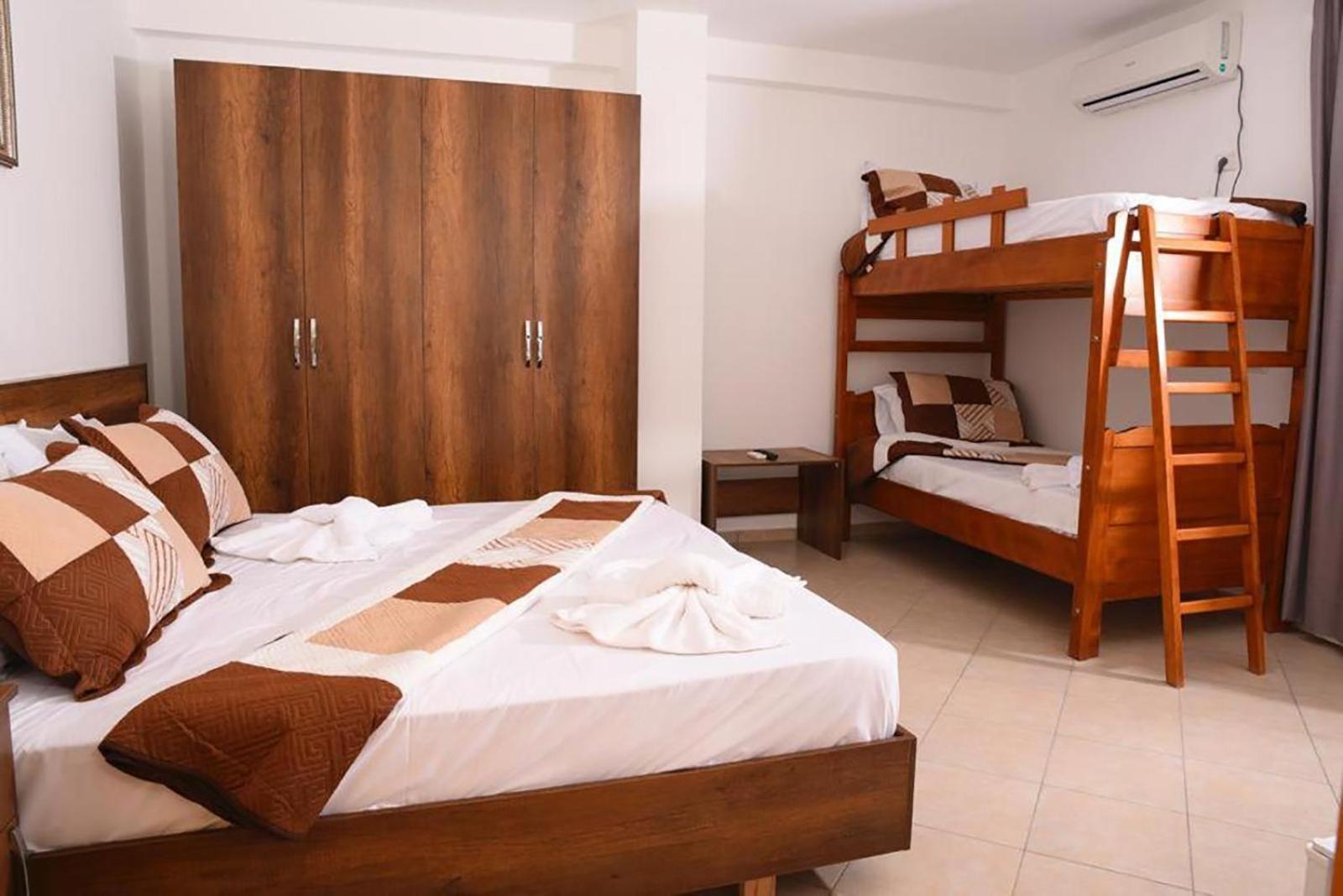 Vila Oxinn Kryemëdhej Esterno foto